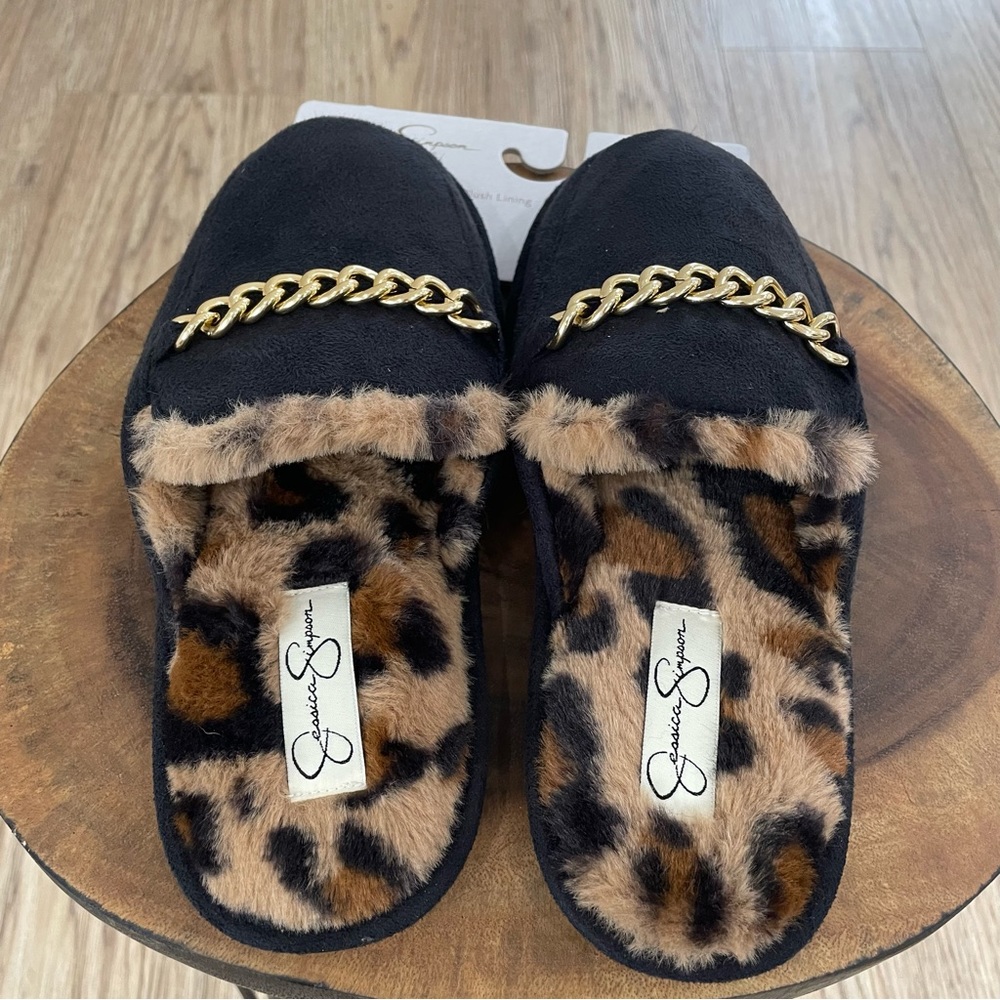 S XL NWT Jessica Simpson black and gold fuzzy slippers with cheetah print